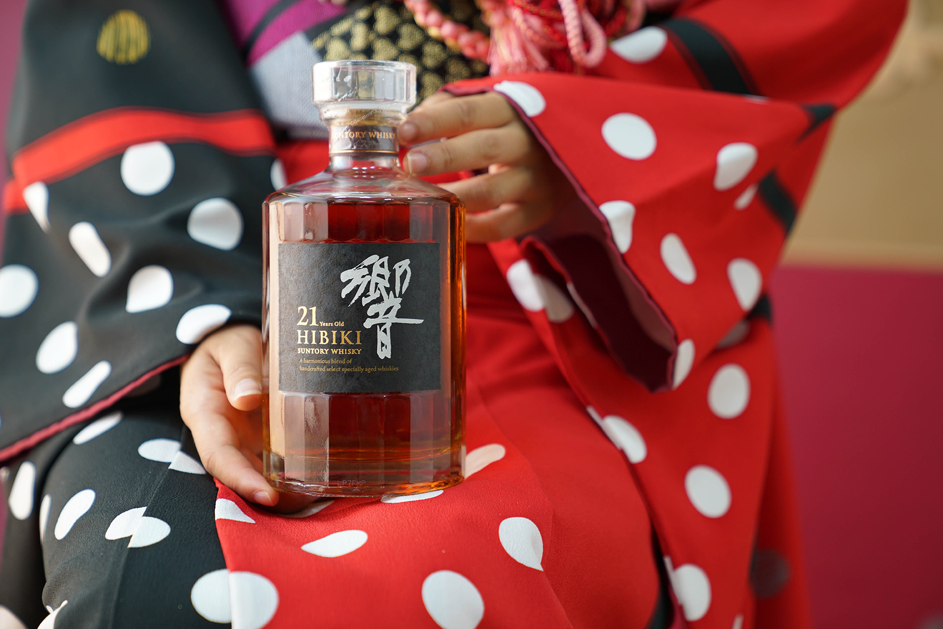 Mua rượu Hibiki 21 năm giá tốt tại Hà Nội – Tư vấn 24/24