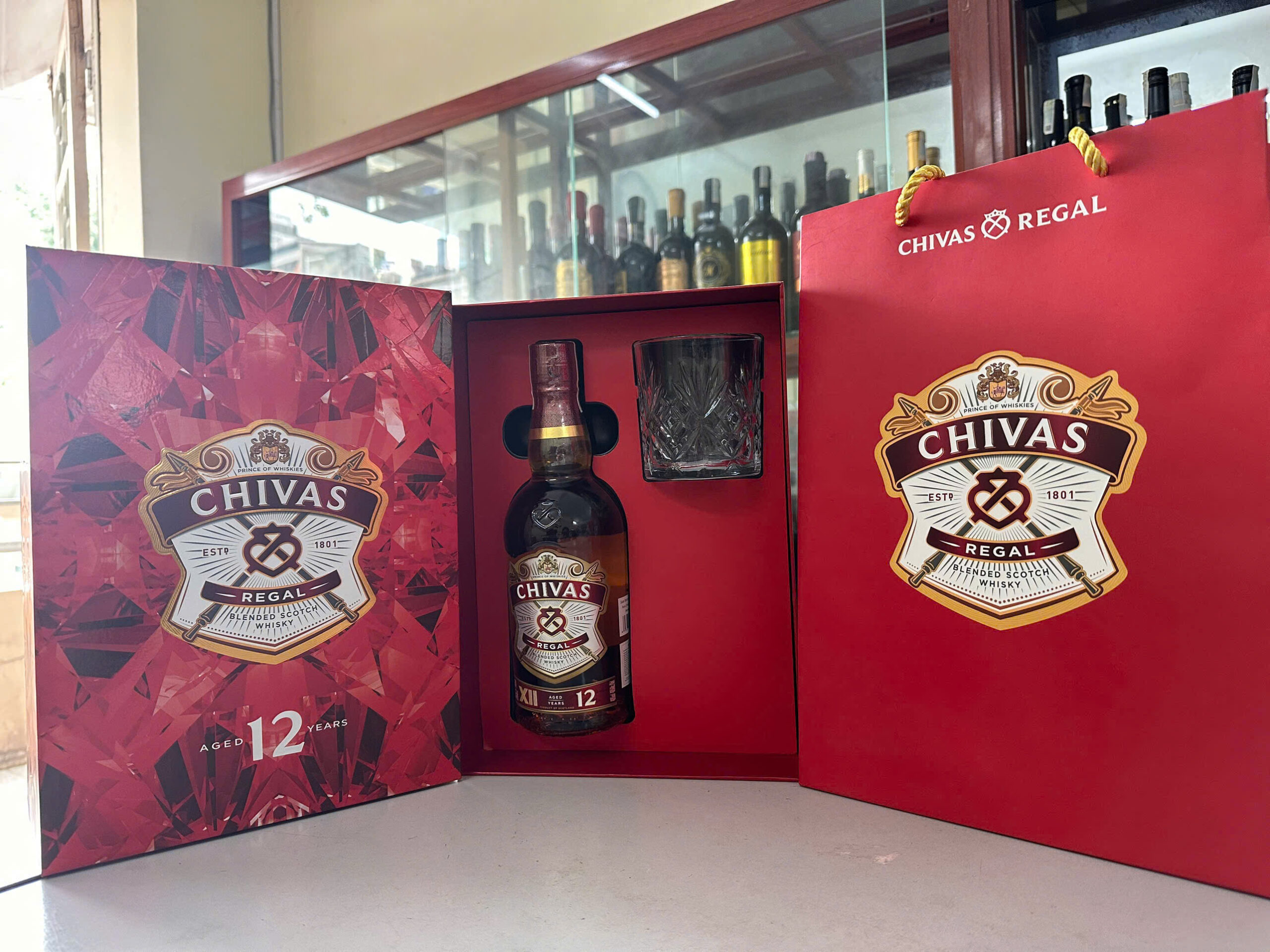Rượu Chivas 12 năm - Hộp quà Tết